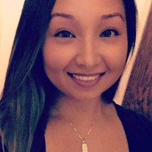 Meet your Posher, Cynthia